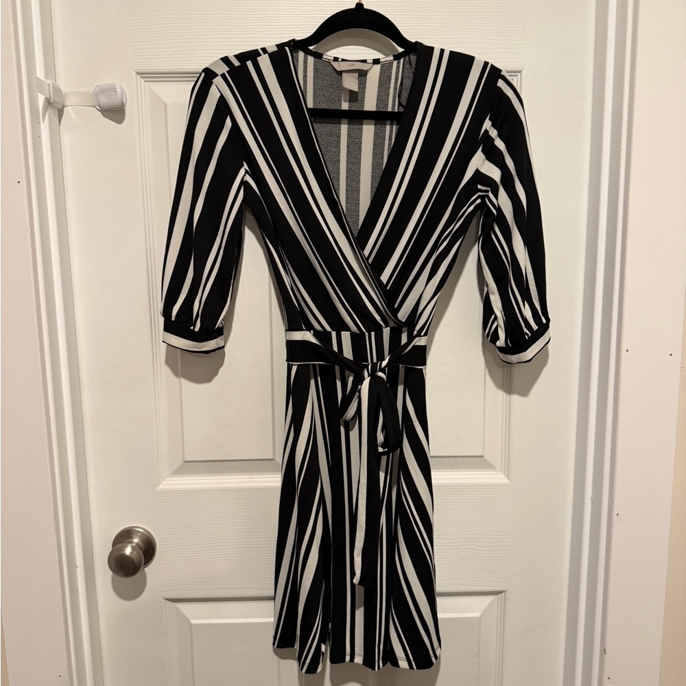 H&M Black and White Long Sleeve Wrap Dress